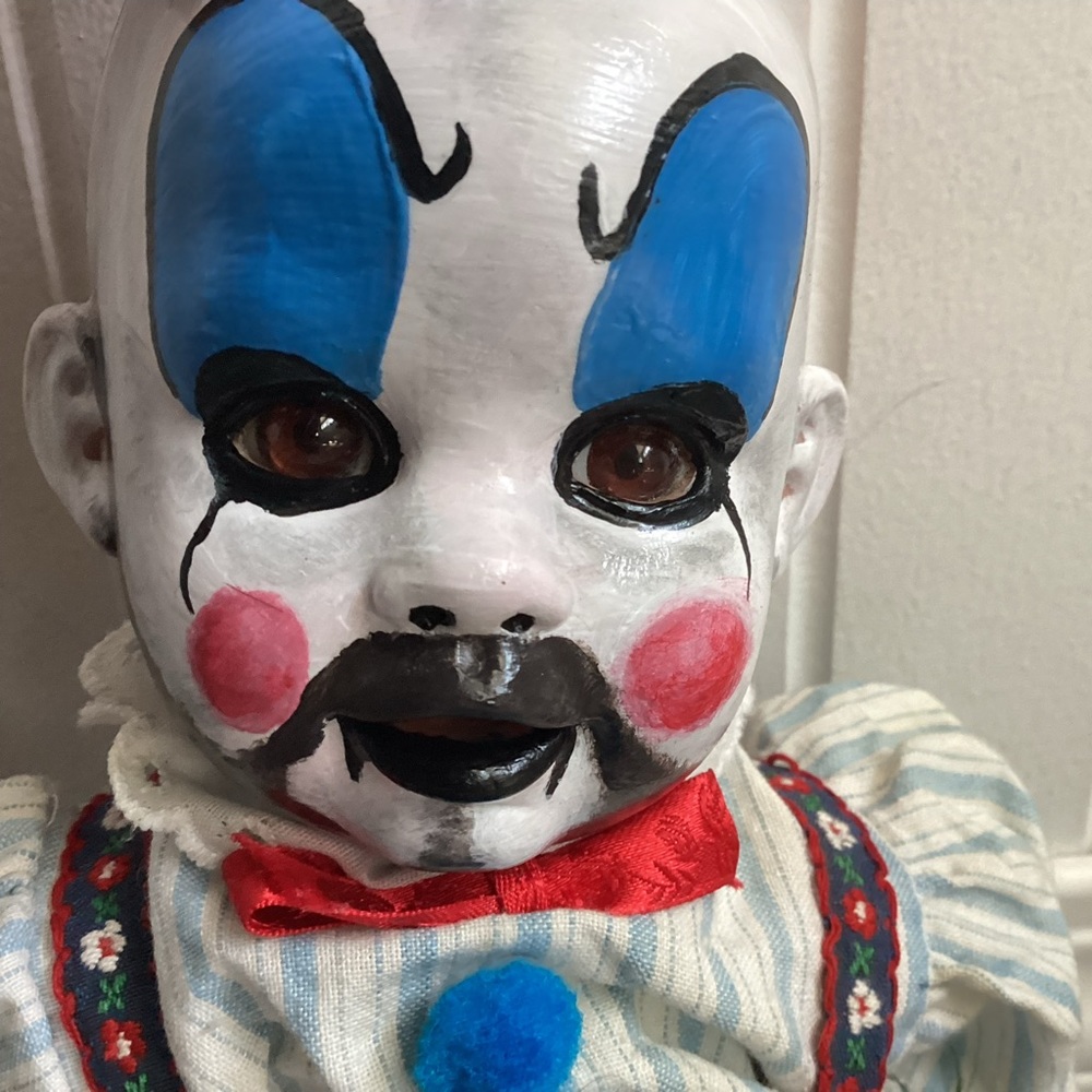 Baby Capt’n Spaulding - Picture 7 of 10